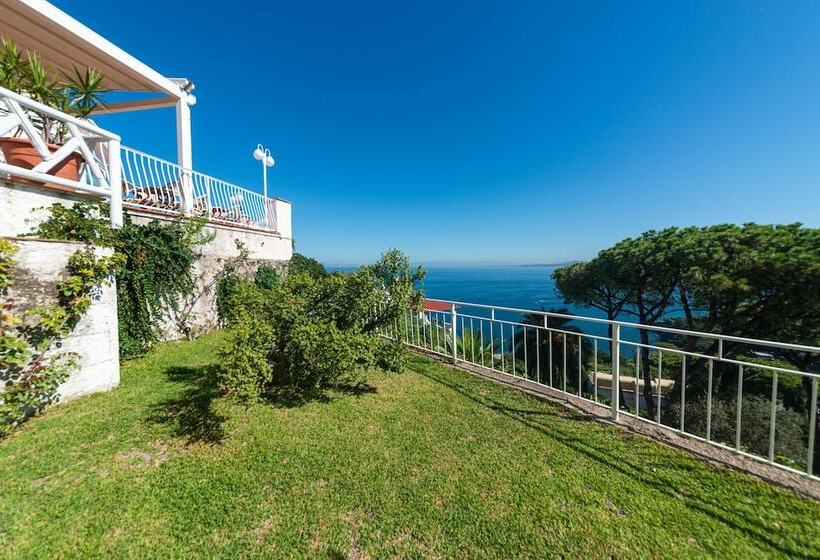 فندق Villa Ireos