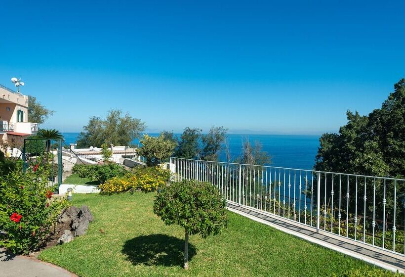 فندق Villa Ireos