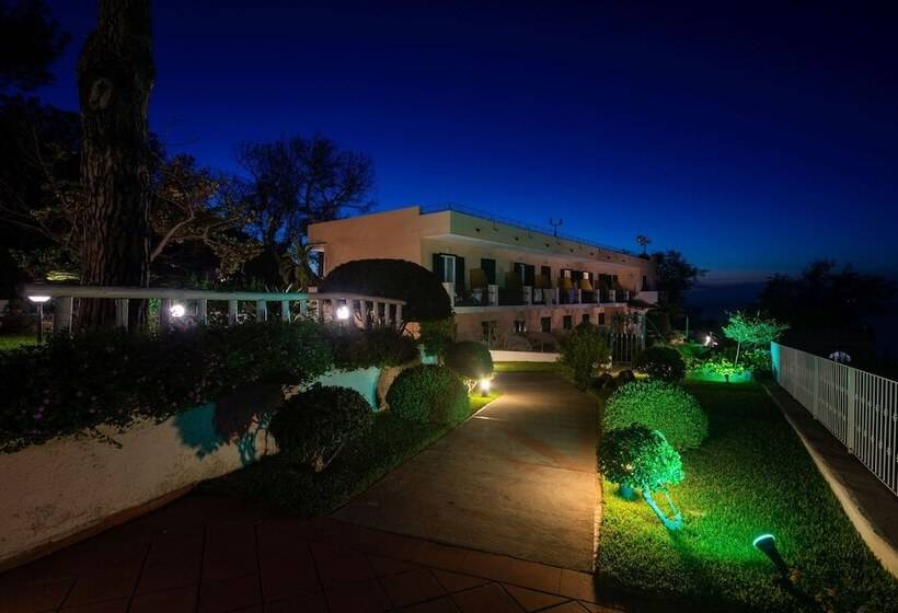 فندق Villa Ireos