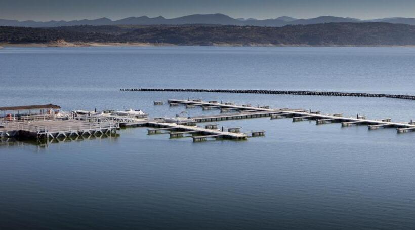 בית מלון כפרי Vincci Valdecanas Golf