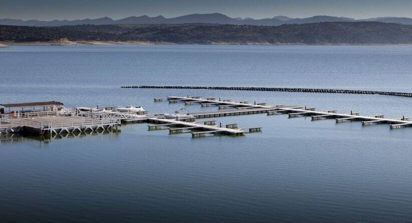 בית מלון כפרי Vincci Valdecanas Golf