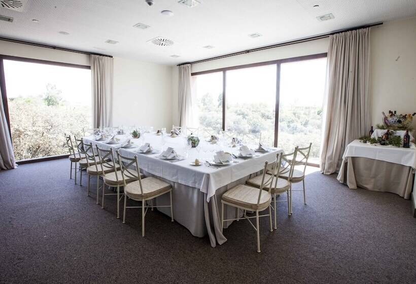 בית מלון כפרי Vincci Valdecanas Golf