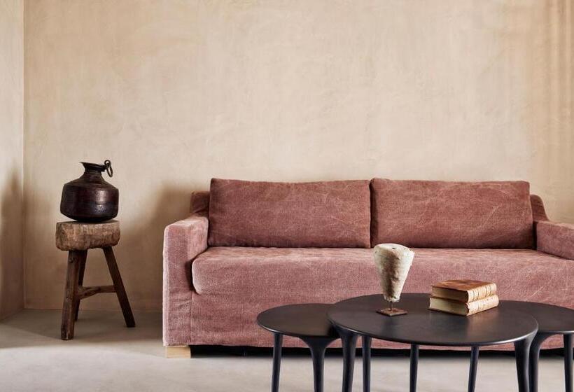 منتجع Naxian Collection