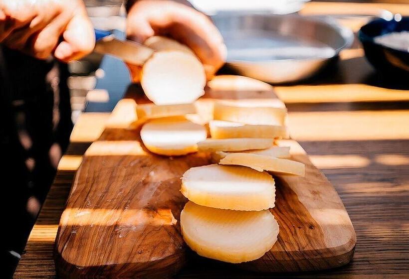 منتجع Naxian Collection