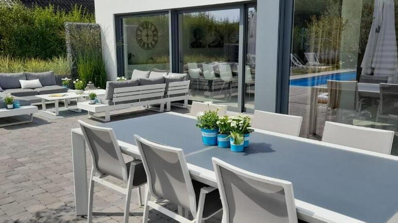 Villa Blue Garden B&b Vlaamse Ardennen Nabij Pairi Daiza