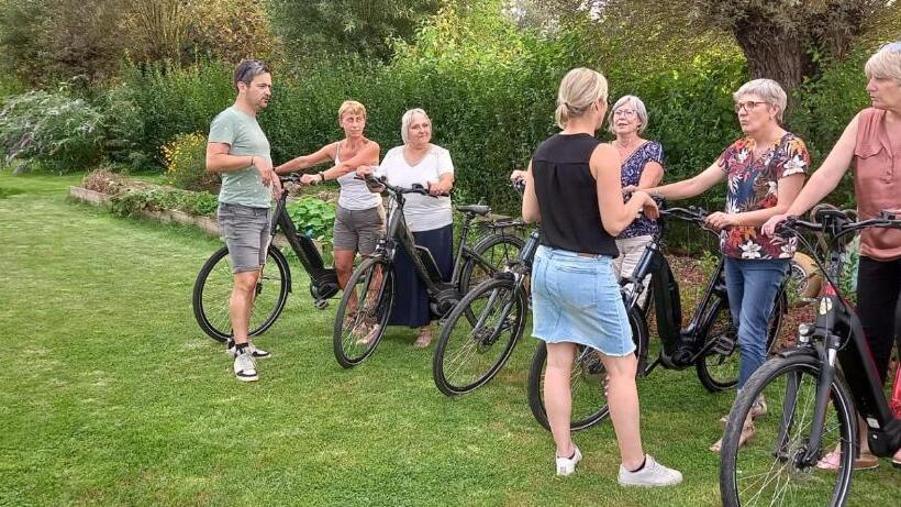 Villa Blue Garden B&b Vlaamse Ardennen Nabij Pairi Daiza