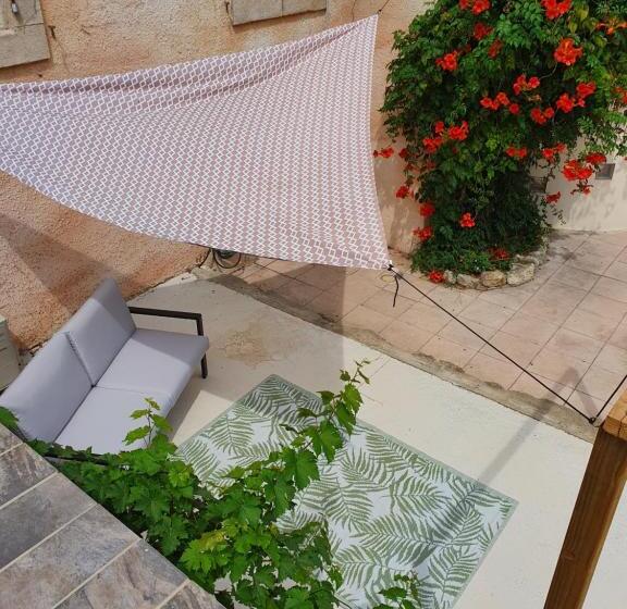 Bed and Breakfast Au Secret Des Brégines