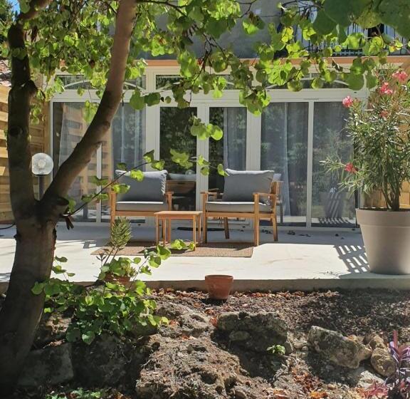 Bed and Breakfast Au Secret Des Brégines