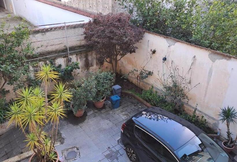 مبيت وإفطار Oasi Di Frattamaggiore