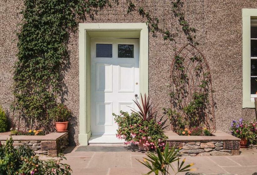 ベッドアンドブレックファースト Whicham Hall