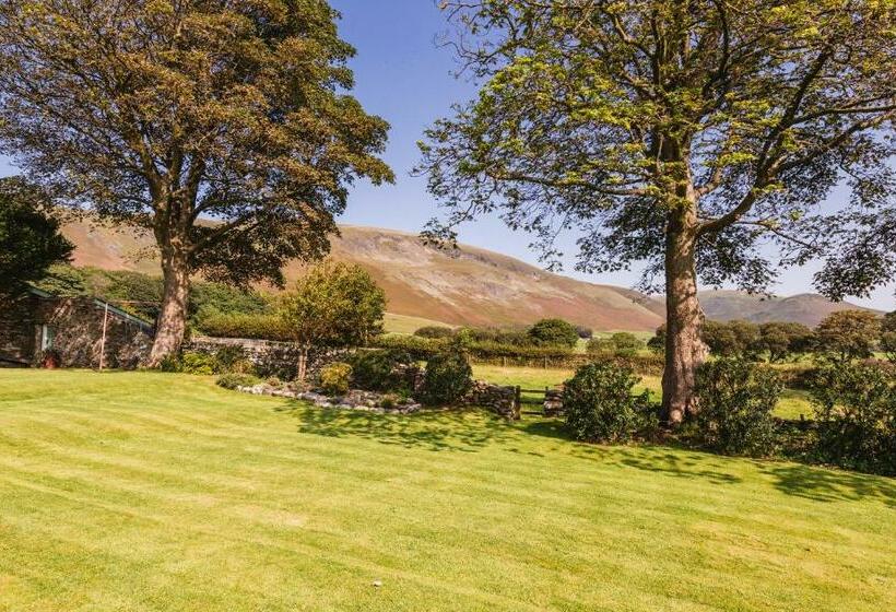 ベッドアンドブレックファースト Whicham Hall