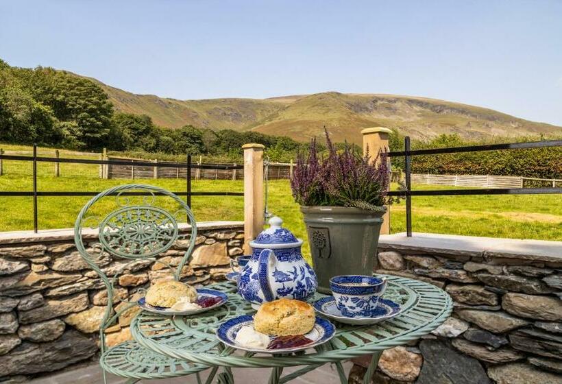 ベッドアンドブレックファースト Whicham Hall