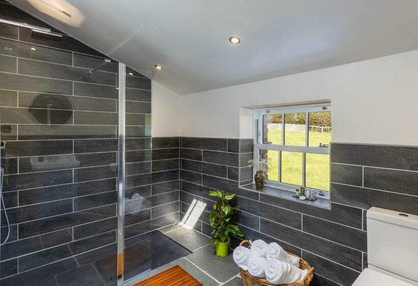 ベッドアンドブレックファースト Whicham Hall