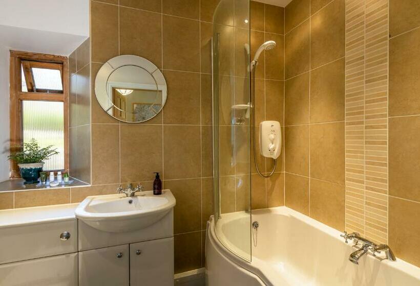 ベッドアンドブレックファースト Whicham Hall