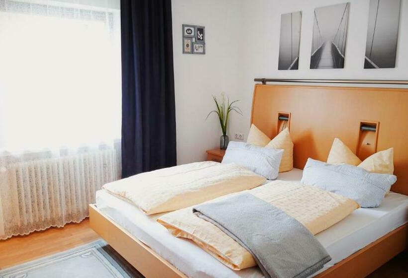 호텔 Garni Zur Traube