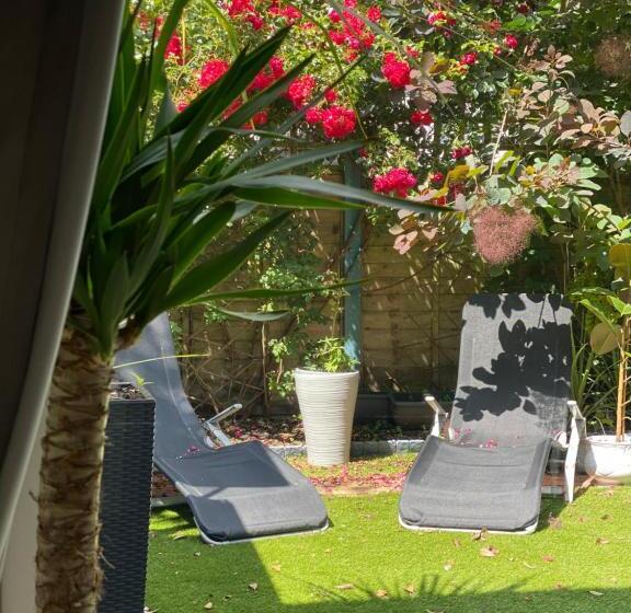 פנסיון 5 Min From The Beach En Suite Room In Guest House