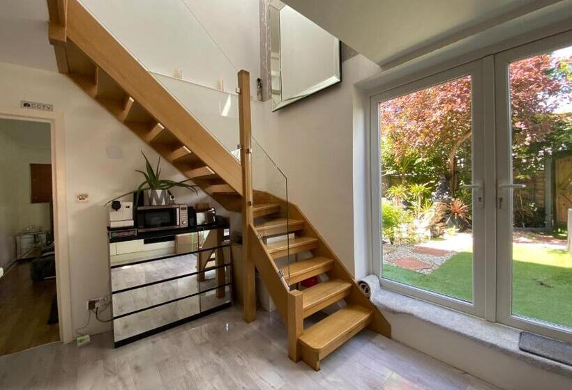 פנסיון 5 Min From The Beach En Suite Room In Guest House