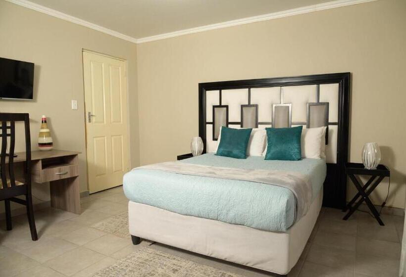 פנסיון Alice@ Lloyd Guesthouse