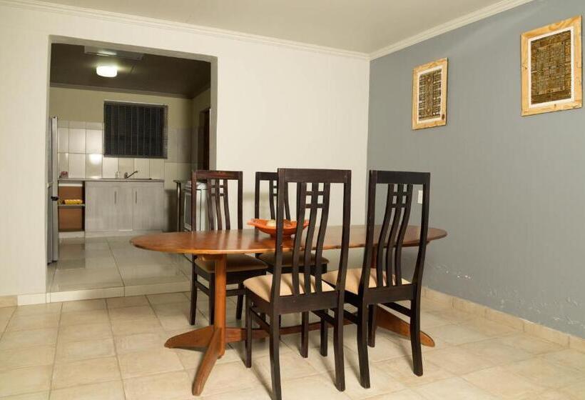 פנסיון Alice@ Lloyd Guesthouse