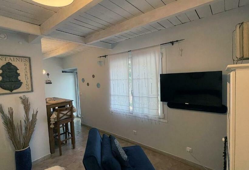 پانسیون Joli Mazet à Nîmes Idéalement Situé Entre La Garrigue Et La Ville