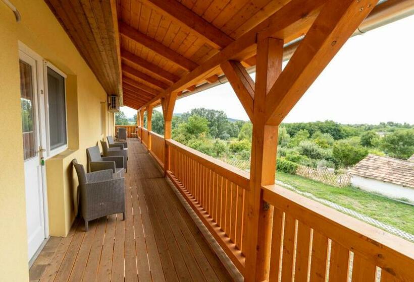 ペンション Montana Ederics Vendégház