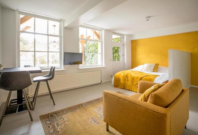 مبيت وإفطار Bed&breakfast Tussen De Poorten