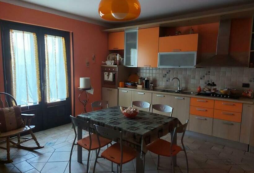 مبيت وإفطار Casale Di Pesche