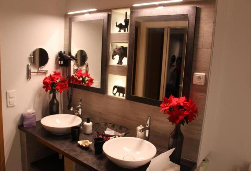 مبيت وإفطار La Bambouseraie