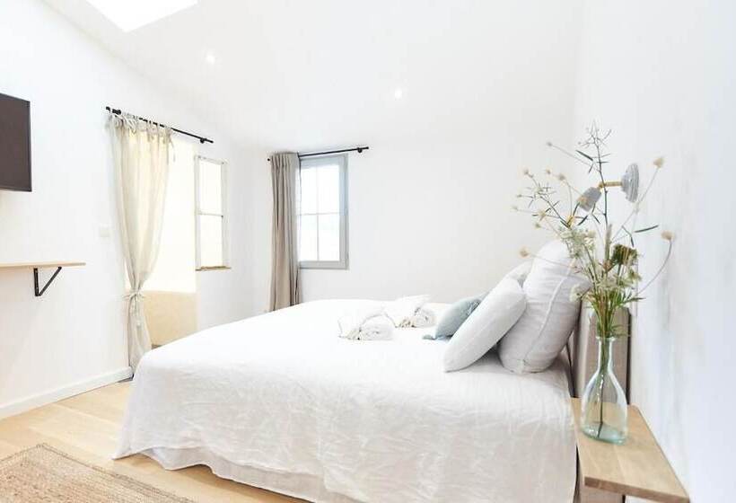 ベッドアンドブレックファースト Maison 1634   Parking, Petit Dejeuner Compris, Proche Centre, Climatisation, Piscine