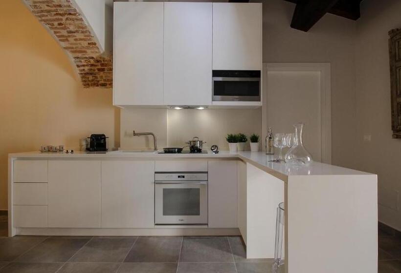 تختخواب و صبحانه Nel Cuore Dell Aquila Bnb