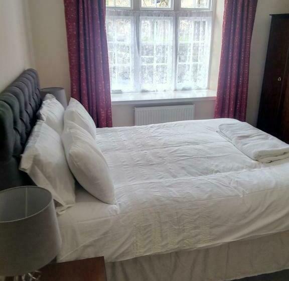 Seven Stars   Bed & Breakfast & Restaurant