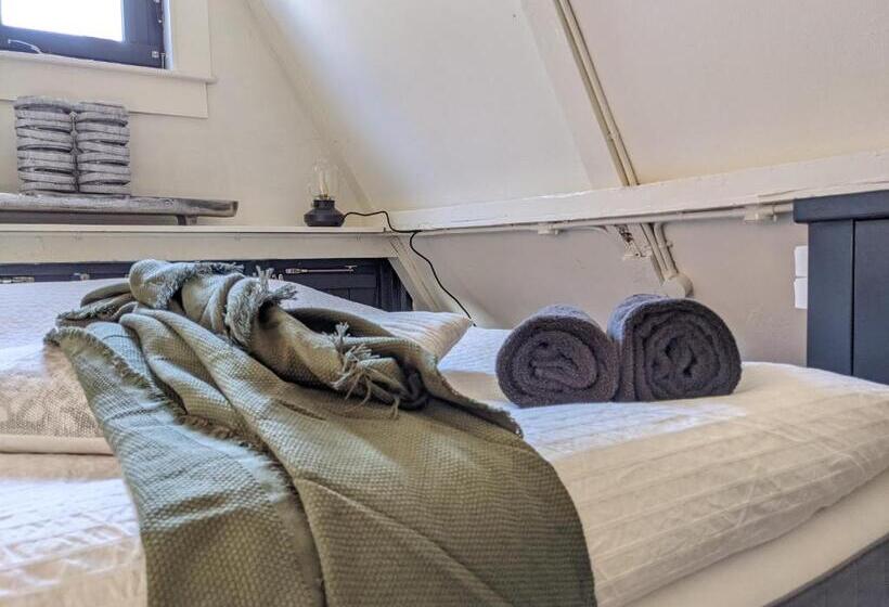 تختخواب و صبحانه Storestay Damsquare