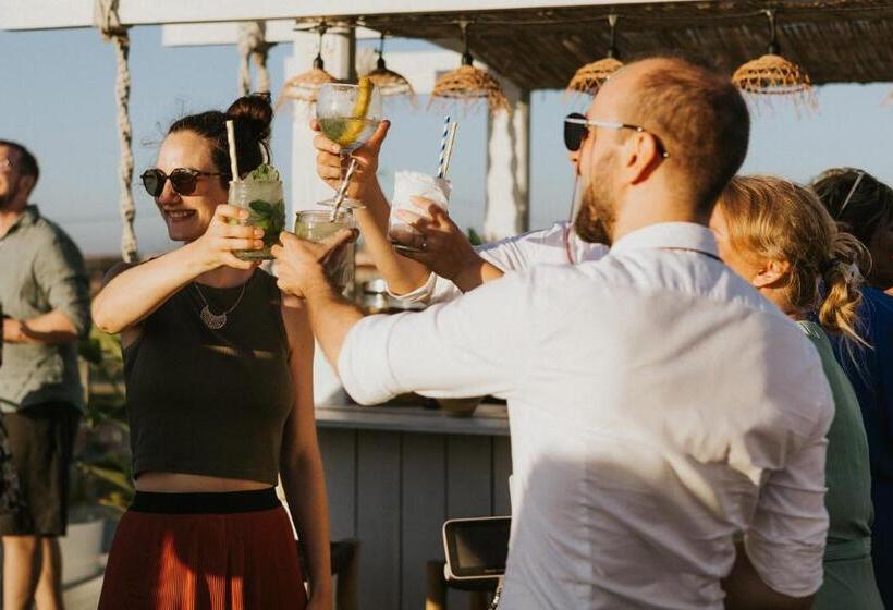 住宿加早餐  We Surf House