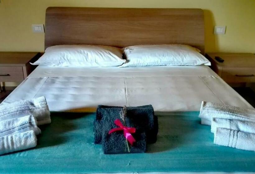 فندق Agriturismo Saettà