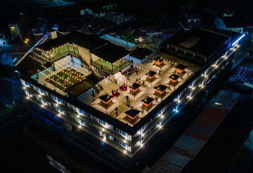 هتل Grand Bayu Hill