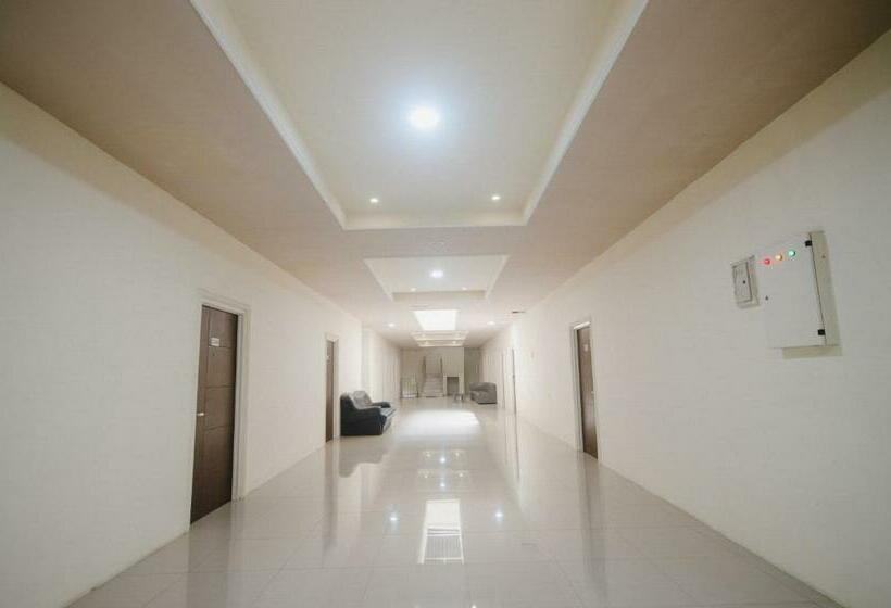 فندق Jember City