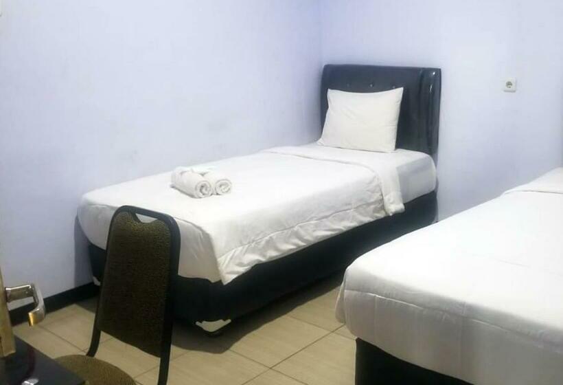 فندق Jember City