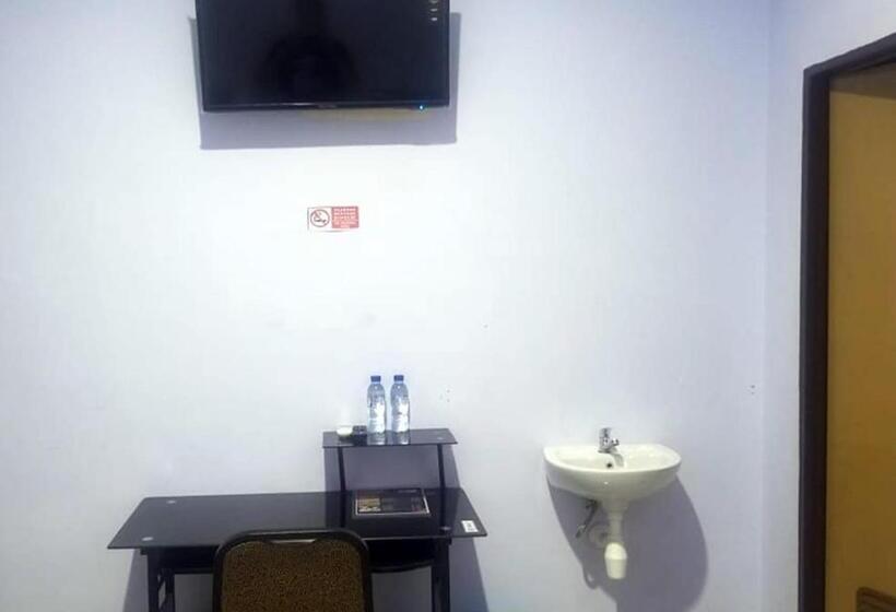 فندق Jember City