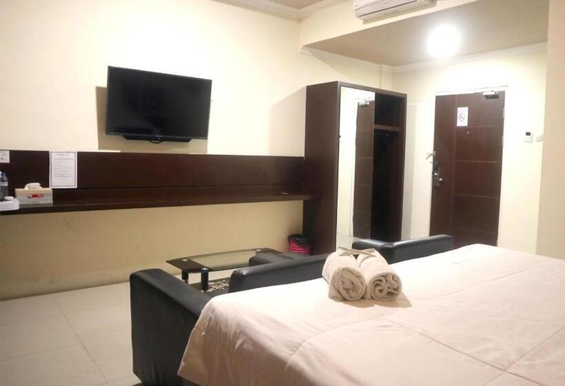 فندق Jember City