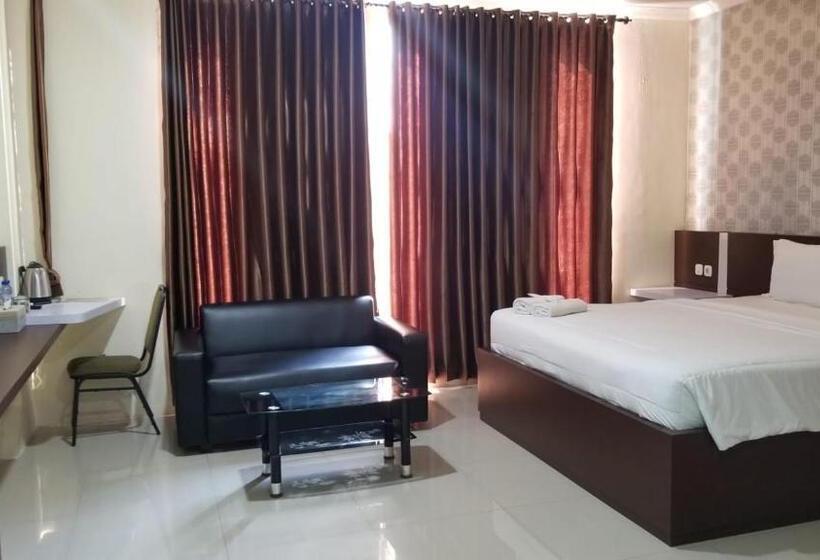 فندق Jember City