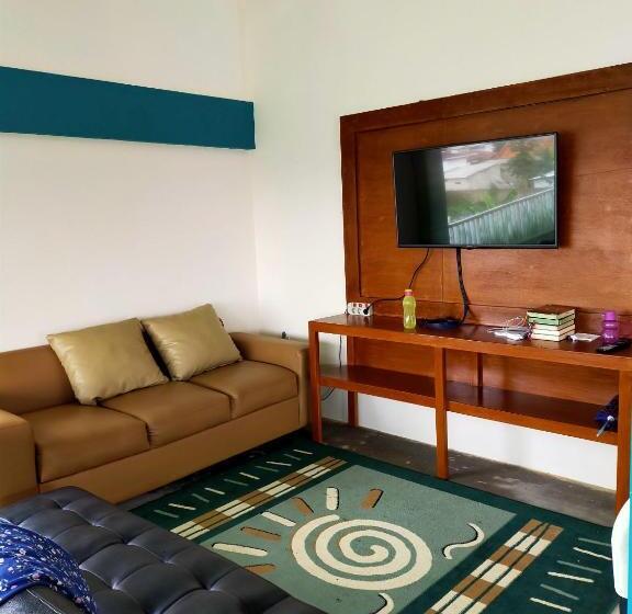 ホテル Maulana Hills Syariah