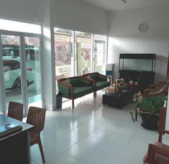 ホテル Maulana Hills Syariah