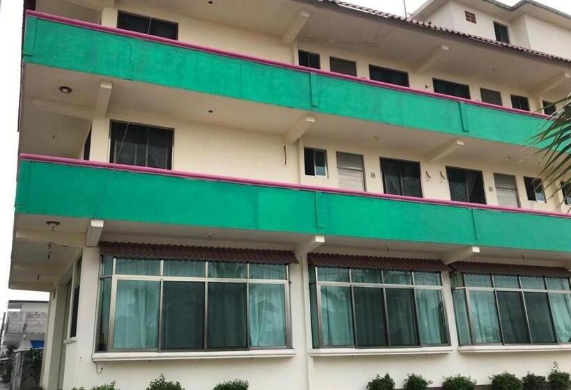 בית מלון כפרי Sociedad Y Maristas