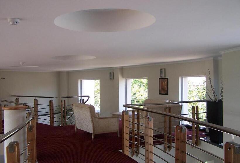 호텔 Regal Inn Pmburg