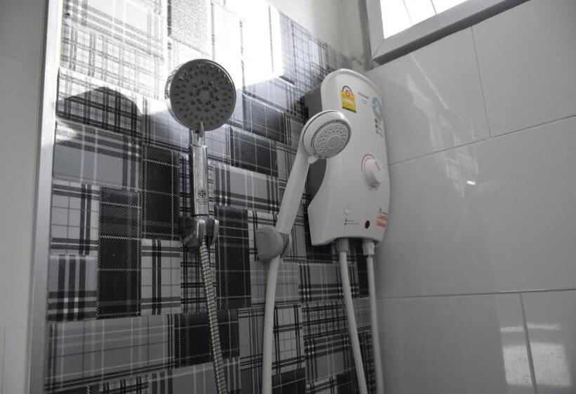 בית מלון כפרי The Grace Kok Udom