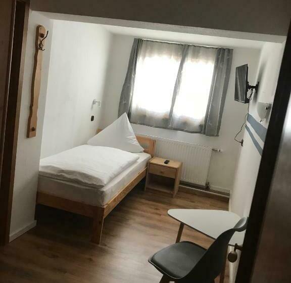 بنسيون Gasthof Hirsch