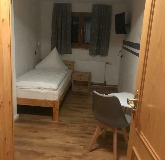 بنسيون Gasthof Hirsch