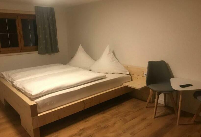 بنسيون Gasthof Hirsch