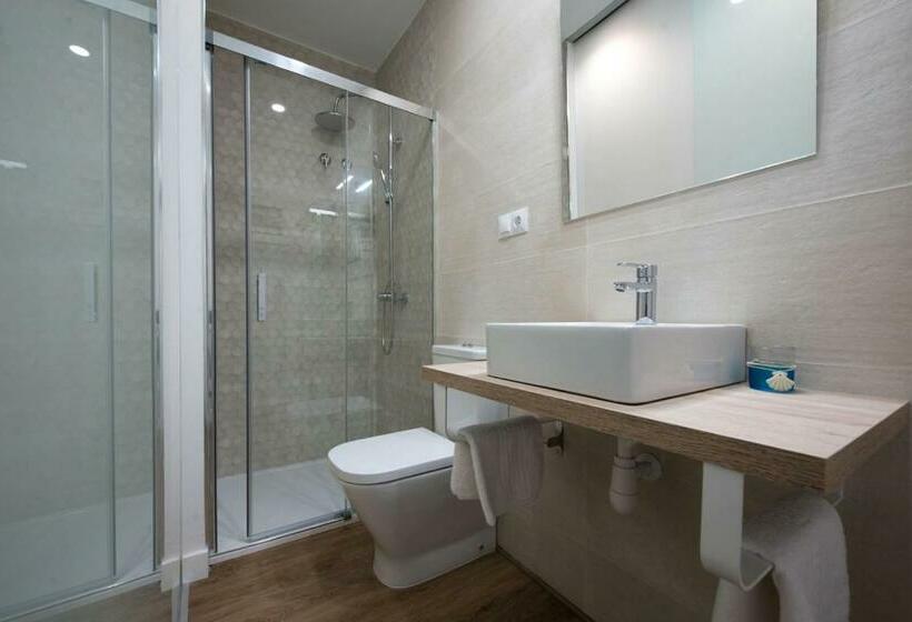 Пансион Hostal Beach