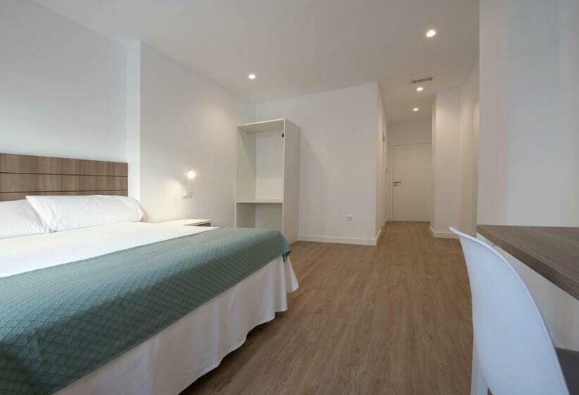 Пансион Hostal Beach